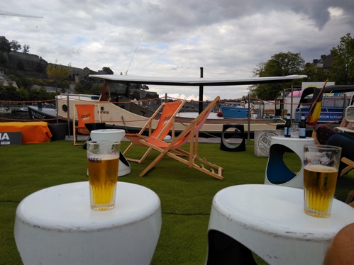 Flydende bar